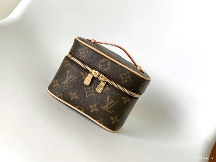 Cosmetic Louis SmoothTexture Vuitton Bags 93793 0717